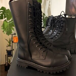 NEW 14 Eye Leather Combat Boots (Unisex)